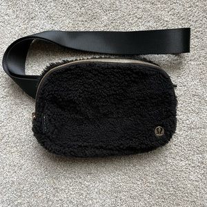 Lululemon fleece belt bag